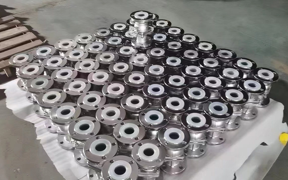 Problemy z jakością spotykane na rynku zaworów z wykładziną teflonową PTFE