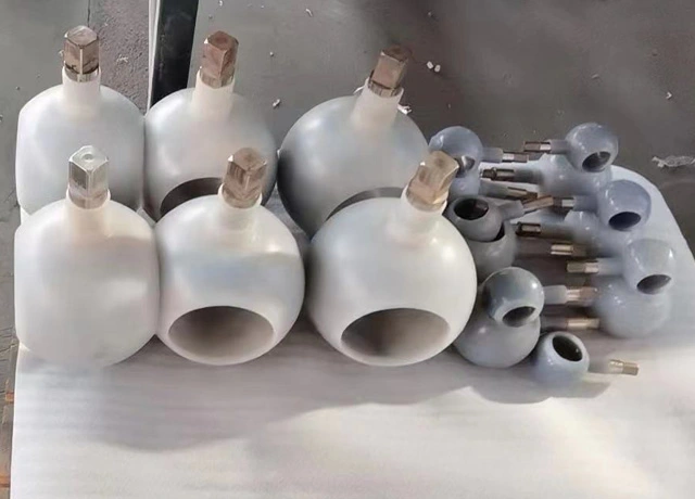 Różnica między zaworami wyłożonymi PFA a zaworami wyłożonymi PTFE (teflonem)